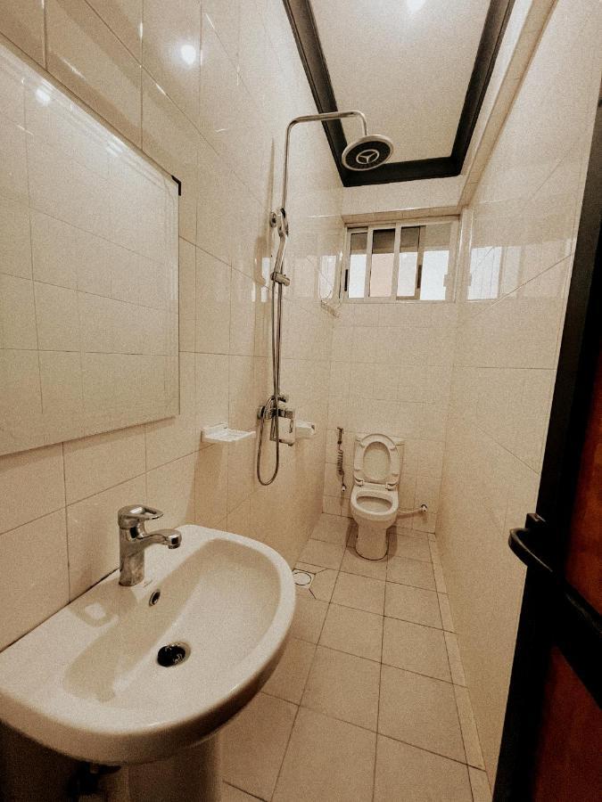 Haika Home Lodge Dar es Salaam Esterno foto