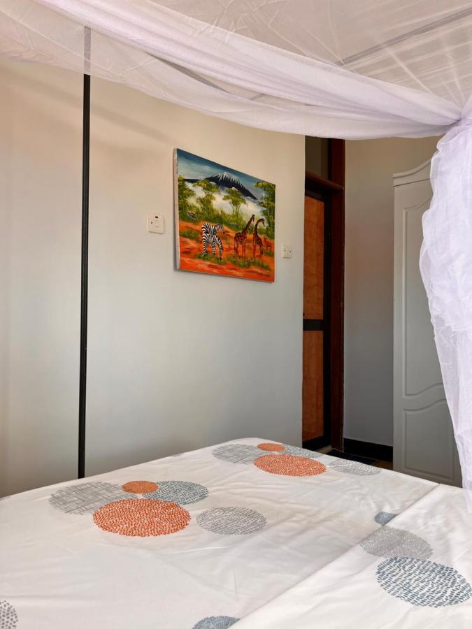 Haika Home Lodge Dar es Salaam Esterno foto