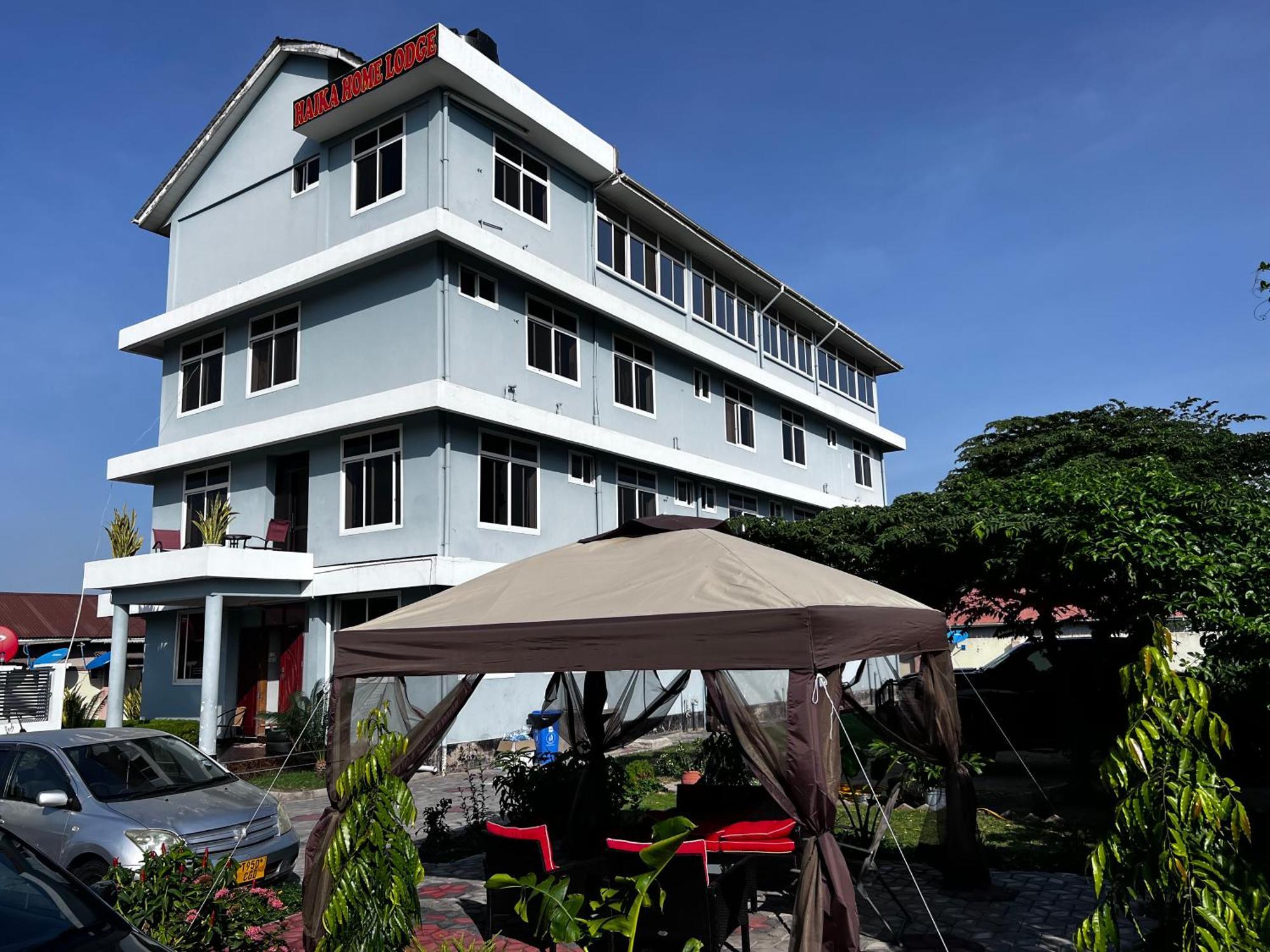 Haika Home Lodge Dar es Salaam Esterno foto